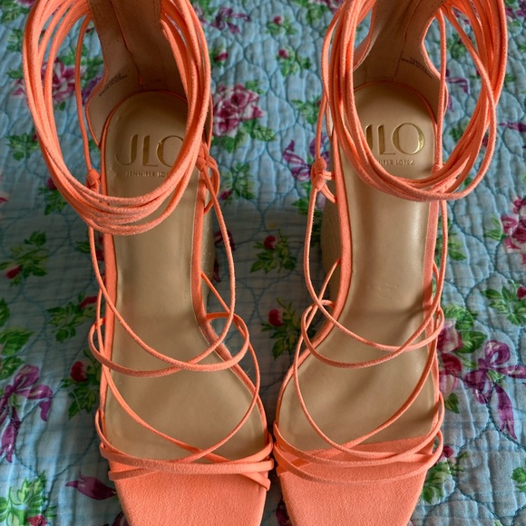 Jennifer Lopez strappy coral wedges - Picture 3 of 9